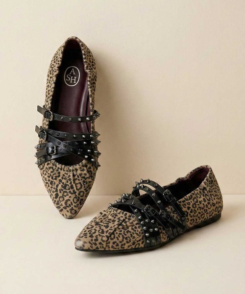 ASH(アッシュ)の「アッシュ【BRENDHA】スタッズベルトアニマル柄フラットパンプス ポインテッドトゥ バレエシューズ 1.5cmヒール(パンプス・レディース・アニマル・36/35/39/38/37)」の1枚目の写真
