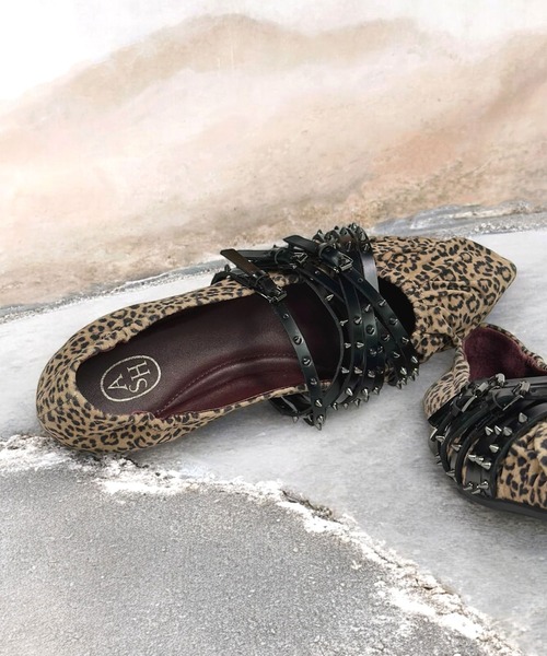 ASH(アッシュ)の「アッシュ【BRENDHA】スタッズベルトアニマル柄フラットパンプス ポインテッドトゥ バレエシューズ 1.5cmヒール(パンプス・レディース・アニマル・36/35/39/38/37)」の5枚目の写真