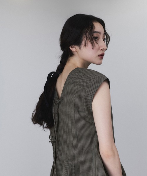 ADAM ET ROPE'(アダムエロペ)の「【サステナブル】タックフレアジレブラウス(シャツ/ブラウス・レディース・ブラック/キナリ/ベージュ系その他・FREE)」の22枚目の写真