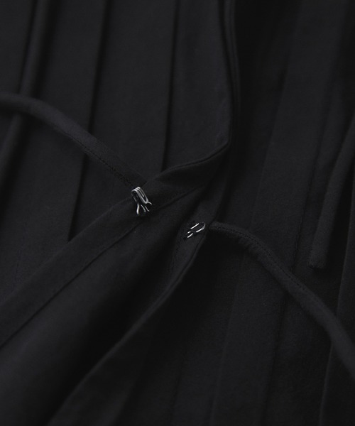 ADAM ET ROPE'(アダムエロペ)の「【サステナブル】タックフレアジレブラウス(シャツ/ブラウス・レディース・ブラック/キナリ/ベージュ系その他・FREE)」の11枚目の写真