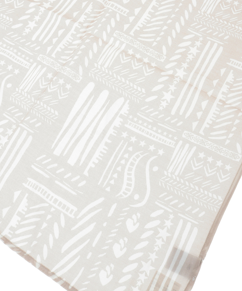 CONVERSE TOKYO(コンバーストウキョウ)の「BLOCK PRINT SCARF(バンダナ/スカーフ・レディース・ベージュ/ネイビー/サックスブルー・FREE)」の9枚目の写真