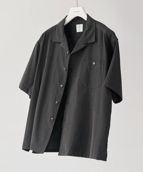 STUDIOUS(ステュディオス)の「【soe/ソーイ】別注 H/S Regular Collar Shirt(シャツ/ブラウス・メンズ・ブラック/ネイビー・1/2)」の1枚目の写真