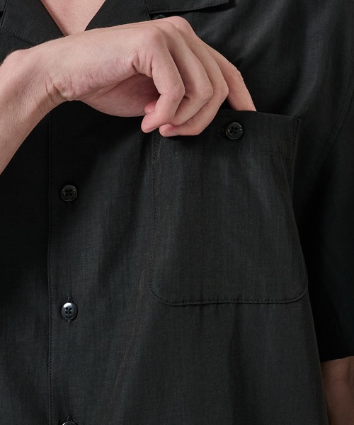 STUDIOUS(ステュディオス)の「【soe/ソーイ】別注 H/S Regular Collar Shirt(シャツ/ブラウス・メンズ・ブラック/ネイビー・1/2)」の21枚目の写真