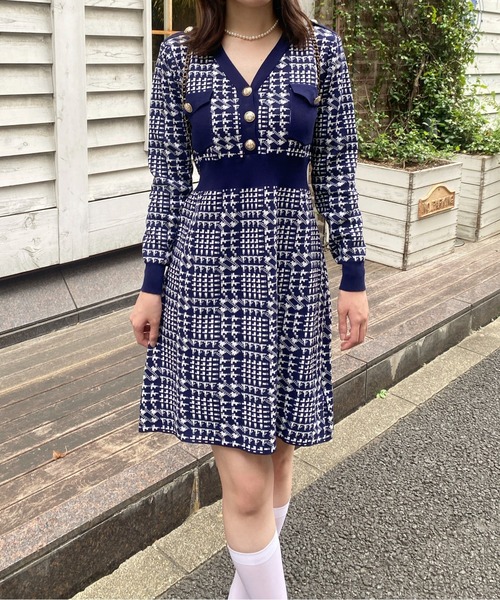 美品✨サンドロ　千鳥格子柄ツイードワンピース　セットアップ　金ボタン セール】【2025秋冬新作】千鳥柄 金ボタン Vネックニット