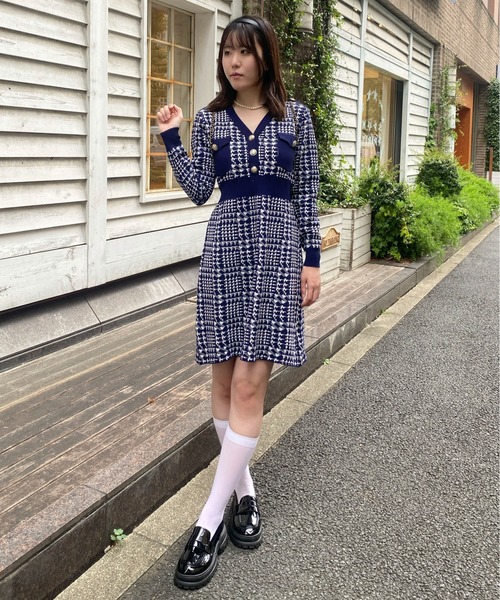 Mejoul（メジュール）の「千鳥柄 ウエスト切替 ニットミニワンピース（ワンピース・レディース・ブラック/ネイビー・L/M）」の18枚目の写真