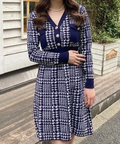 Mejoul（メジュール）の「千鳥柄 ウエスト切替 ニットミニワンピース（ワンピース・レディース・ブラック/ネイビー・L/M）」の12枚目の写真