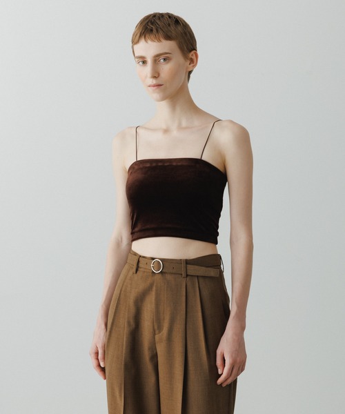 ADAM ET ROPE'（アダムエロペ）の「【EMOELLE】カップ付きベロアキャミソール（キャミソール・レディース・グレー/ブラウン系その他・FREE）」の2枚目の写真