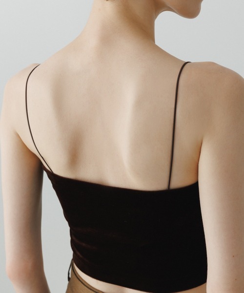 ADAM ET ROPE'（アダムエロペ）の「【EMOELLE】カップ付きベロアキャミソール（キャミソール・レディース・グレー/ブラウン系その他・FREE）」の5枚目の写真