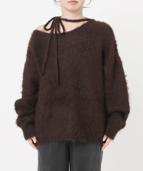 U by SPICK&SPAN(ユーバイスピックアンドスパン)の「アシメオフショルシャギーニット(ニット/セーター・レディース・ホワイト/ブラウン・FREE)」の3枚目の写真