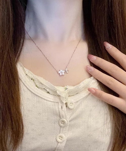 Lace Ladies（レースレディース）の「ツイン フラワー モチーフ ビジュー ネックレス（ネックレス・レディース・シルバー/ゴールド・FREE）」の6枚目の写真