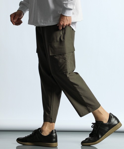 LANVIN en Bleu（ランバンオンブルー）の「ライトポンチ ジャージ素材 クロップド カーゴパンツ（カーゴパンツ・メンズ・ネイビー/カーキ・50/48/46/52）」の14枚目の写真