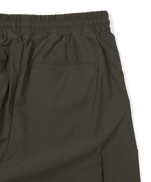 LANVIN en Bleu（ランバンオンブルー）の「ライトポンチ ジャージ素材 クロップド カーゴパンツ（カーゴパンツ・メンズ・ネイビー/カーキ・50/48/46/52）」の13枚目の写真