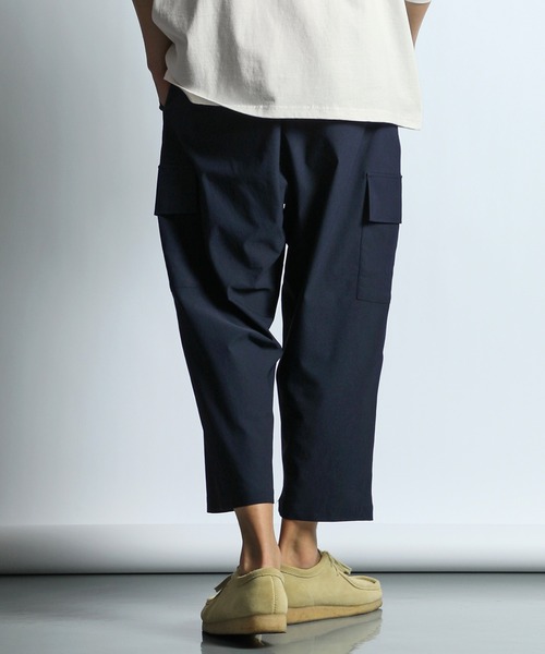 LANVIN en Bleu（ランバンオンブルー）の「ライトポンチ ジャージ素材 クロップド カーゴパンツ（カーゴパンツ・メンズ・ネイビー/カーキ・50/48/46/52）」の10枚目の写真