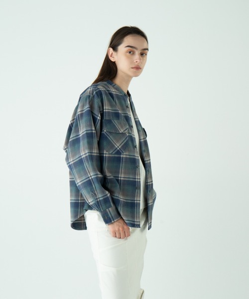 PENDLETON(ペンドルトン)の「ドルマンシャツ(シャツ/ブラウス・レディース・コーラルピンク/グリーン系その他/サックスブルー/ブルー系その他2/アイボリー・ONE SIZE)」の16枚目の写真