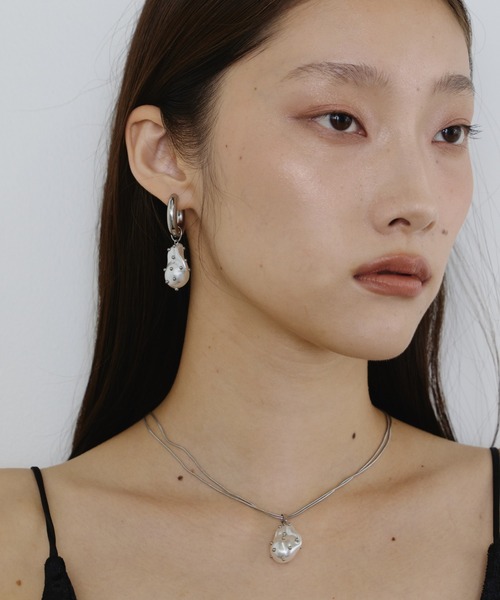 ANDRESD(アンドレスド)の「バロックパールピアス / baroque pearl pierce(ピアス(両耳用)・レディース・ゴールド/シルバー・FREE)」の13枚目の写真