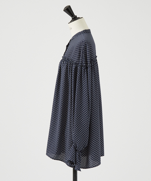 DESIGNWORKS(デザインワークス)の「ドットプリントブラウス(シャツ/ブラウス・レディース・ネイビー・38)」の7枚目の写真