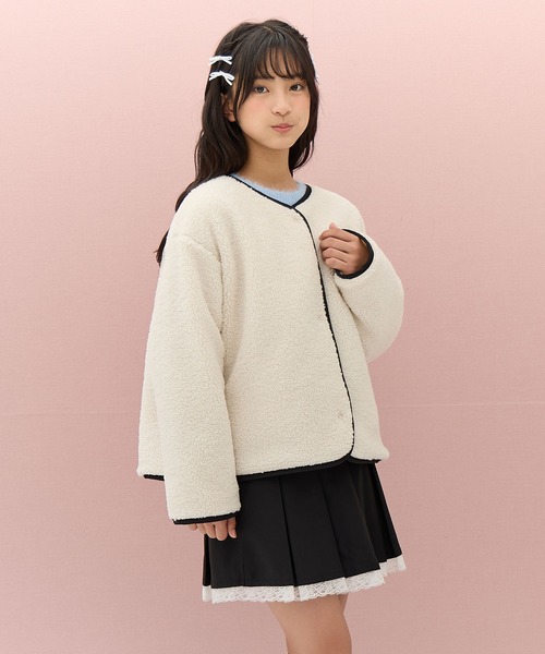 Amourire girl（アムリールガール）の「ボア×キルティング リバーシブル中綿ジャケット（ブルゾン・キッズ・ブラック/オフホワイト・130cm/140cm/150cm/160cm）」の15枚目の写真