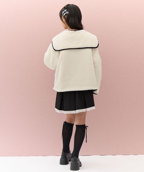 Amourire girl（アムリールガール）の「ボア×キルティング リバーシブル中綿ジャケット（ブルゾン・キッズ・ブラック/オフホワイト・130cm/140cm/150cm/160cm）」の3枚目の写真