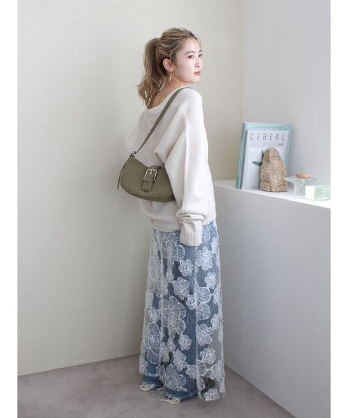 Ungrid（アングリッド）の「ラムウールVネックニット（ニット/セーター・レディース・ライトグレー/レッド/キャメル/アイボリー・FREE）」の19枚目の写真