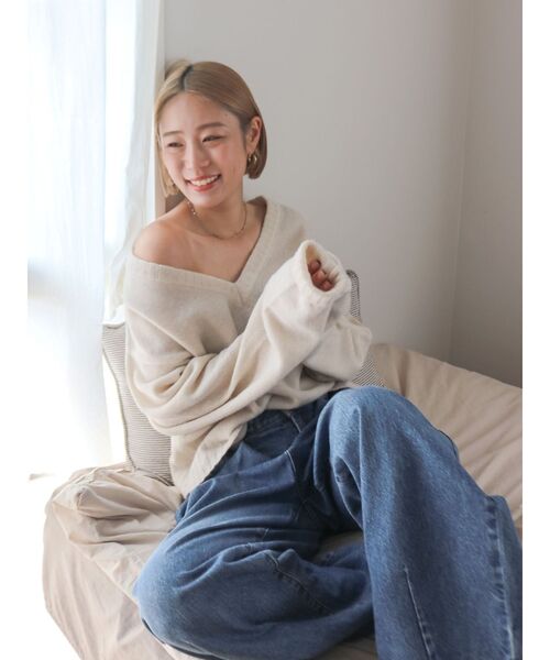 Ungrid（アングリッド）の「ラムウールVネックニット（ニット/セーター・レディース・ライトグレー/レッド/キャメル/アイボリー・FREE）」の20枚目の写真