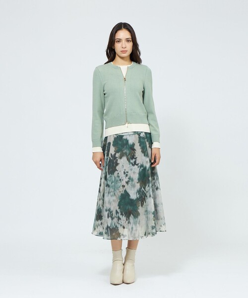 EPOCA(エポカ)の「ニュアンスフラワープリント フレアスカート(スカート・レディース・グリーン/ネイビー・38/40)」の7枚目の写真