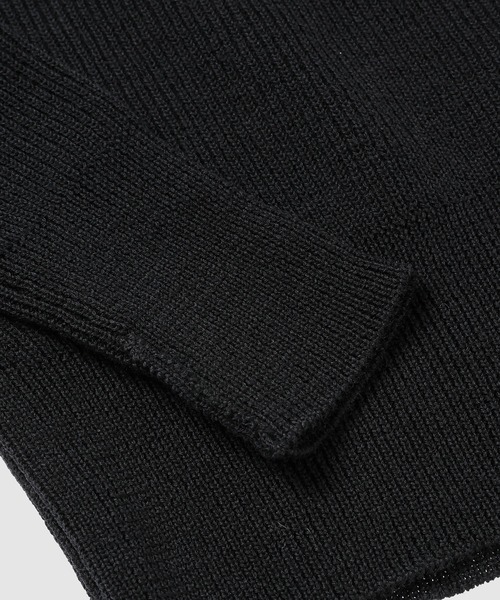 LEMAIRE(ルメール)の「BOXY ROUND NECK SWEATER(ニット/セーター・メンズ・ブラック・M/S)」の4枚目の写真