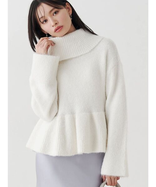 MERCURYDUO（マーキュリーデュオ）の「【WEB限定カラーあり】オフタートルペプラムニット（ニット/セーター・レディース・グレー/オフホワイト/イエロー/ベビーピンク・FREE）」の2枚目の写真