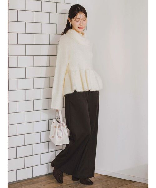 MERCURYDUO（マーキュリーデュオ）の「【WEB限定カラーあり】オフタートルペプラムニット（ニット/セーター・レディース・グレー/オフホワイト/イエロー/ベビーピンク・FREE）」の19枚目の写真