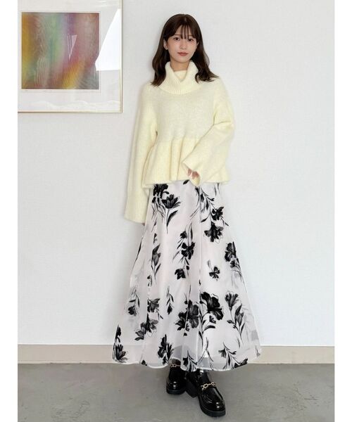 MERCURYDUO(マーキュリーデュオ)の「【WEB限定カラーあり】オフタートルペプラムニット(ニット/セーター・レディース・グレー/オフホワイト/イエロー/ベビーピンク・FREE)」の11枚目の写真