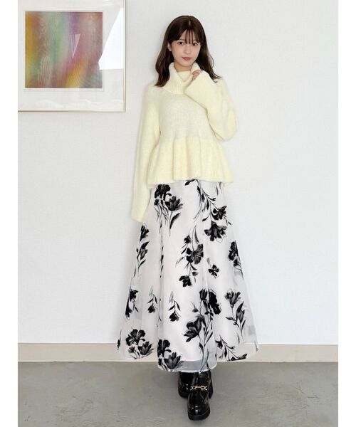 MERCURYDUO(マーキュリーデュオ)の「【WEB限定カラーあり】オフタートルペプラムニット(ニット/セーター・レディース・グレー/オフホワイト/イエロー/ベビーピンク・FREE)」の13枚目の写真
