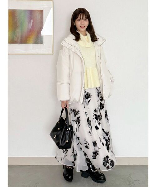 MERCURYDUO(マーキュリーデュオ)の「【WEB限定カラーあり】オフタートルペプラムニット(ニット/セーター・レディース・グレー/オフホワイト/イエロー/ベビーピンク・FREE)」の17枚目の写真