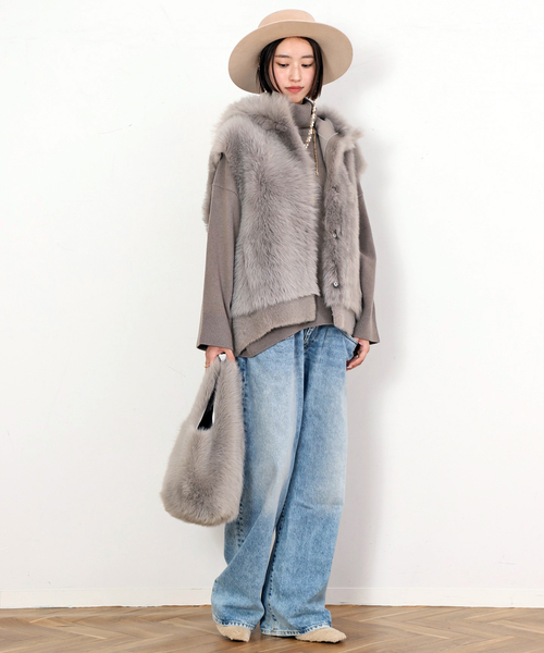 Karl Donoghue(カール ドナヒュー)の「【KARL DONOGHUE/カールドノヒュー】TOSCANA LAMBSKIN POUCH HANDBAG(ハンドバッグ・レディース・グレー系その他・FREE)」の2枚目の写真