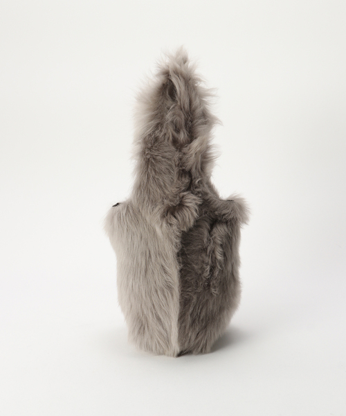Karl Donoghue(カール ドナヒュー)の「【KARL DONOGHUE/カールドノヒュー】TOSCANA LAMBSKIN POUCH HANDBAG(ハンドバッグ・レディース・グレー系その他・FREE)」の7枚目の写真