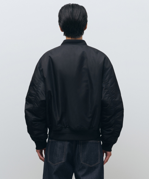 MUSINSA STANDARD（ムシンサスタンダード）の「ショートMA-1ボマージャケット[ブラック]（ブルゾン・メンズ・その他・MEDIUM/LARGE/X-LARGE/XX-LARGE）」の5枚目の写真