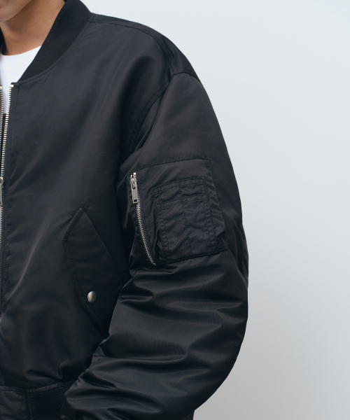 MUSINSA STANDARD（ムシンサスタンダード）の「ショートMA-1ボマージャケット[ブラック]（ブルゾン・メンズ・その他・MEDIUM/LARGE/X-LARGE/XX-LARGE）」の9枚目の写真