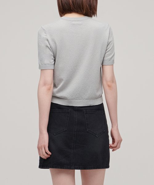 MUSINSA STANDARD WOMAN（ムシンサスタンダードウーマン）の「レディースクレープクルーネック半袖ニット[ライトグレー]（ニット/セーター・レディース・その他・X-SMALL/LARGE/MEDIUM）」の3枚目の写真