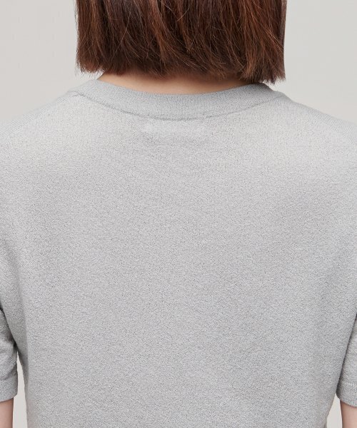 MUSINSA STANDARD WOMAN（ムシンサスタンダードウーマン）の「レディースクレープクルーネック半袖ニット[ライトグレー]（ニット/セーター・レディース・その他・X-SMALL/LARGE/MEDIUM）」の5枚目の写真