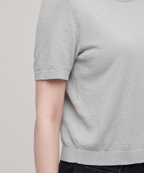 MUSINSA STANDARD WOMAN（ムシンサスタンダードウーマン）の「レディースクレープクルーネック半袖ニット[ライトグレー]（ニット/セーター・レディース・その他・X-SMALL/LARGE/MEDIUM）」の7枚目の写真