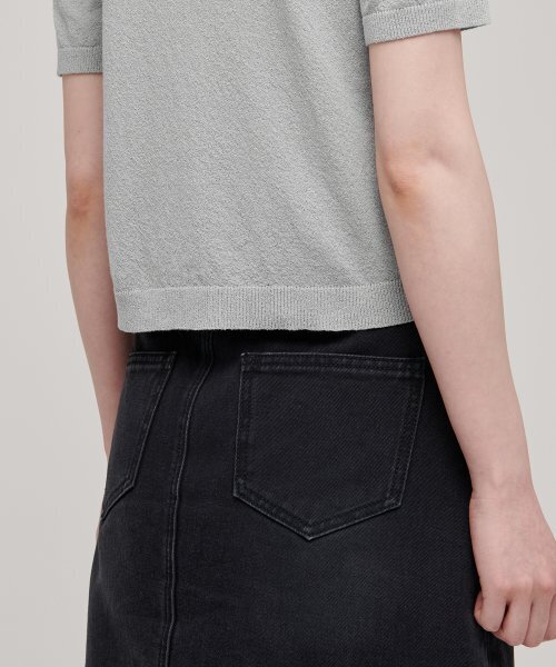 MUSINSA STANDARD WOMAN（ムシンサスタンダードウーマン）の「レディースクレープクルーネック半袖ニット[ライトグレー]（ニット/セーター・レディース・その他・X-SMALL/LARGE/MEDIUM）」の8枚目の写真