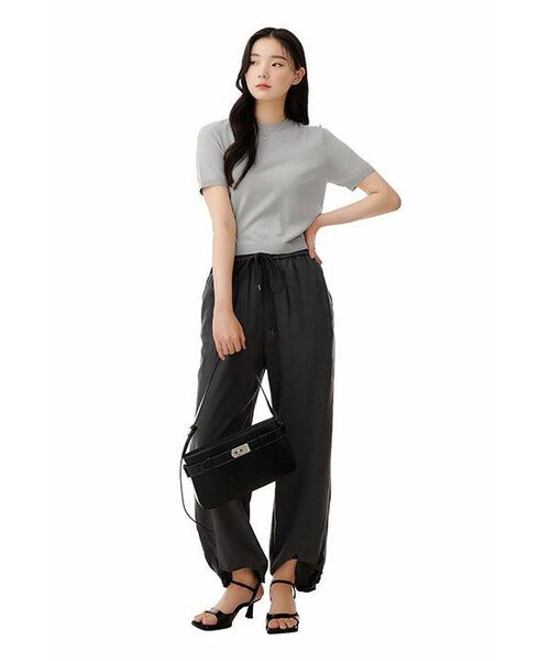 MUSINSA STANDARD WOMAN（ムシンサスタンダードウーマン）の「レディースクレープクルーネック半袖ニット[ライトグレー]（ニット/セーター・レディース・その他・X-SMALL/LARGE/MEDIUM）」の9枚目の写真