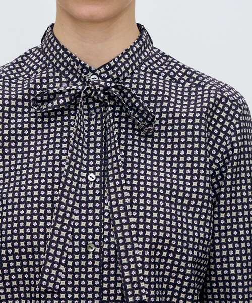 め*こ様 極美品 トゥモローランド 24SSコモンフラワープリント ボウタイブラ コモンフラワープリント ボウタイブラウス（シャツ/ブラウス