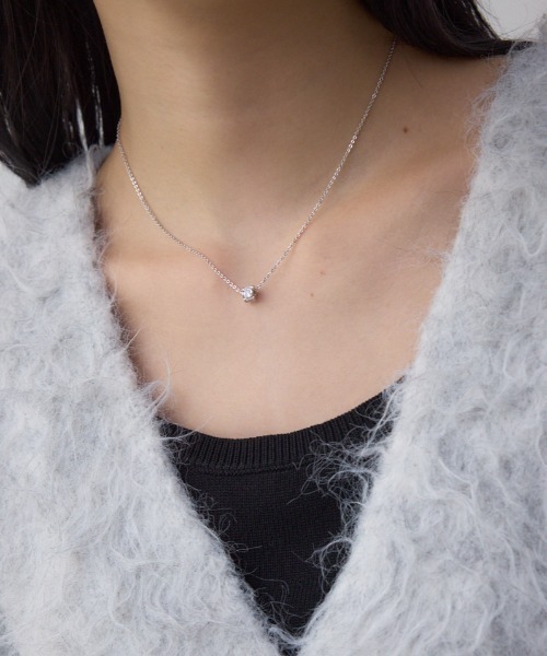 AZUL by moussy（アズールバイマウジー）の「ラインストーンクローバーネックレス（ネックレス・レディース・シルバー/ゴールド系その他・FREE）」の2枚目の写真