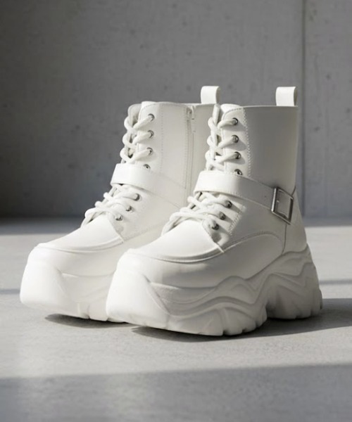 LOVEHUNTER（ラブハンター）の「+6cm 軽量厚底 スニーカーソール レースアップブーツ ストレッチブーツ（ブーツ・レディース・ホワイト系1/ブラック系1/ブラック系2/ホワイト系2・L/M/S/SS/3L/LL）」の2枚目の写真