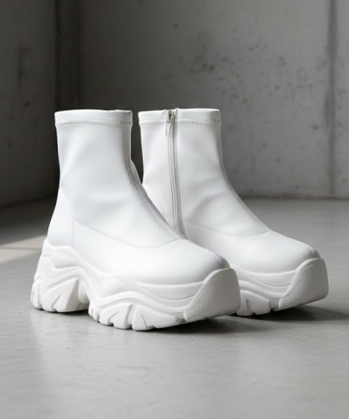 LOVEHUNTER（ラブハンター）の「+6cm 軽量厚底 スニーカーソール レースアップブーツ ストレッチブーツ（ブーツ・レディース・ホワイト系1/ブラック系1/ブラック系2/ホワイト系2・L/M/S/SS/3L/LL）」の3枚目の写真