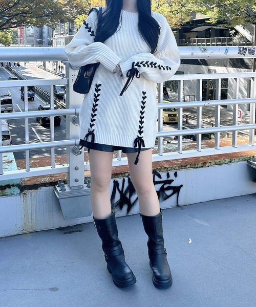 INGNI(イング)の「レースアップチュニックニット(ニット/セーター・レディース・ベージュ系6/ホワイト×ブラック/チャコールグレー×ブラック・M)」の12枚目の写真