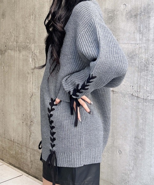 INGNI(イング)の「レースアップチュニックニット(ニット/セーター・レディース・ベージュ系6/ホワイト×ブラック/チャコールグレー×ブラック・M)」の15枚目の写真