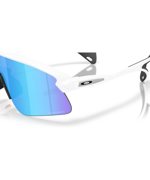 OAKLEY（オークリー）の「OAKLEY/オークリー サングラス STUNT DEVIL 紫外線対策 グリップ フィット 0OO9517 951704（サングラス・メンズ・ホワイト・39cm）」の10枚目の写真