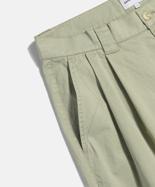 ESPIONAGE（エスピオナジ）の「Double Pleats Chino Shorts Khaki Beige（その他パンツ・レディース・その他・MEDIUM/LARGE/X-LARGE）」の6枚目の写真