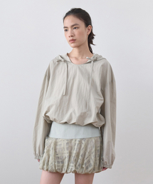 Majournee（マジョネ）の「ナイロンフード_ベージュ（パーカー）」