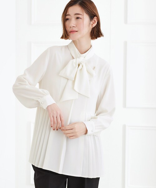 grove（グローブ）の「【マシンウォッシュ/防シワ/UVカット】裾プリーツ取り外しボウタイブラウス（シャツ/ブラウス・レディース・ネイビー/ブラック/オフホワイト・02/03/05/04/01）」の20枚目の写真